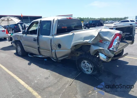 2003 Chevrolet Silverado K1500 z USA, uszkodzony, nr VIN 2GCEK19T131105299